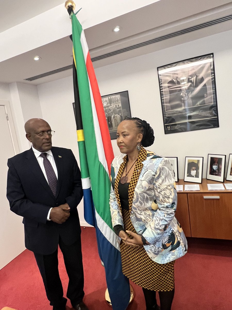 Tokozile Xasa tweet media