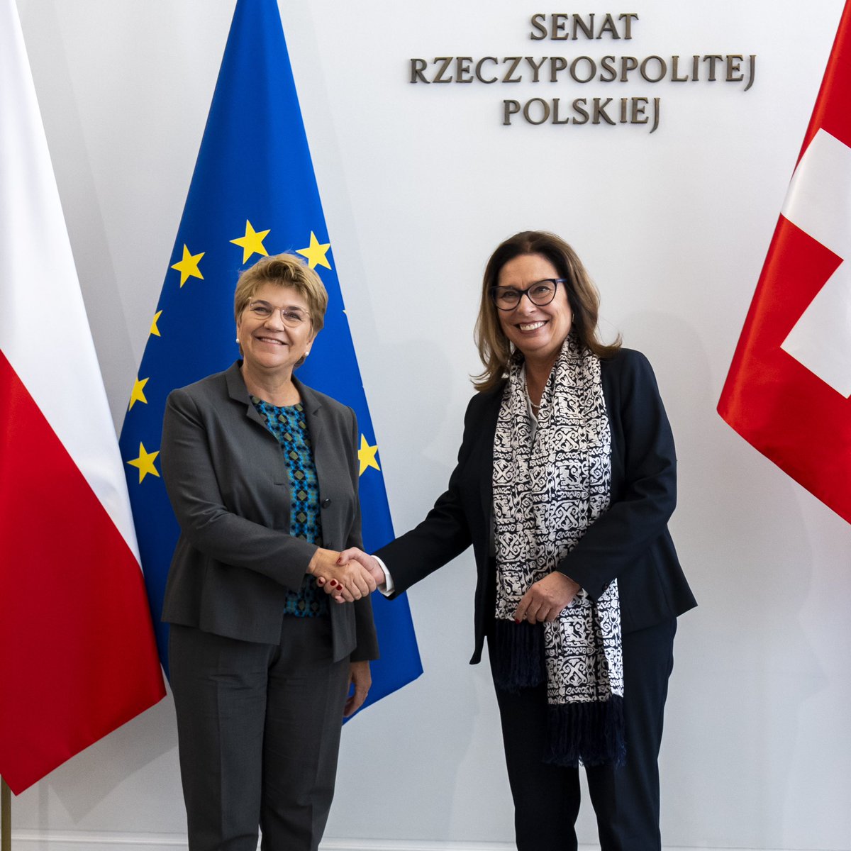 Meeting with <a href="/KancelariaSejmu/">Sejm RP🇵🇱</a> and <a href="/M_K_Blonska/">Małgorzata Kidawa-Błońska</a> in Warsaw: Our talks focused on bilateral relations between our two countries and #Switzerland's relations with the #EU. We also discussed the geopolitical situation in #Ukraine and the #MiddleEast, among other things.