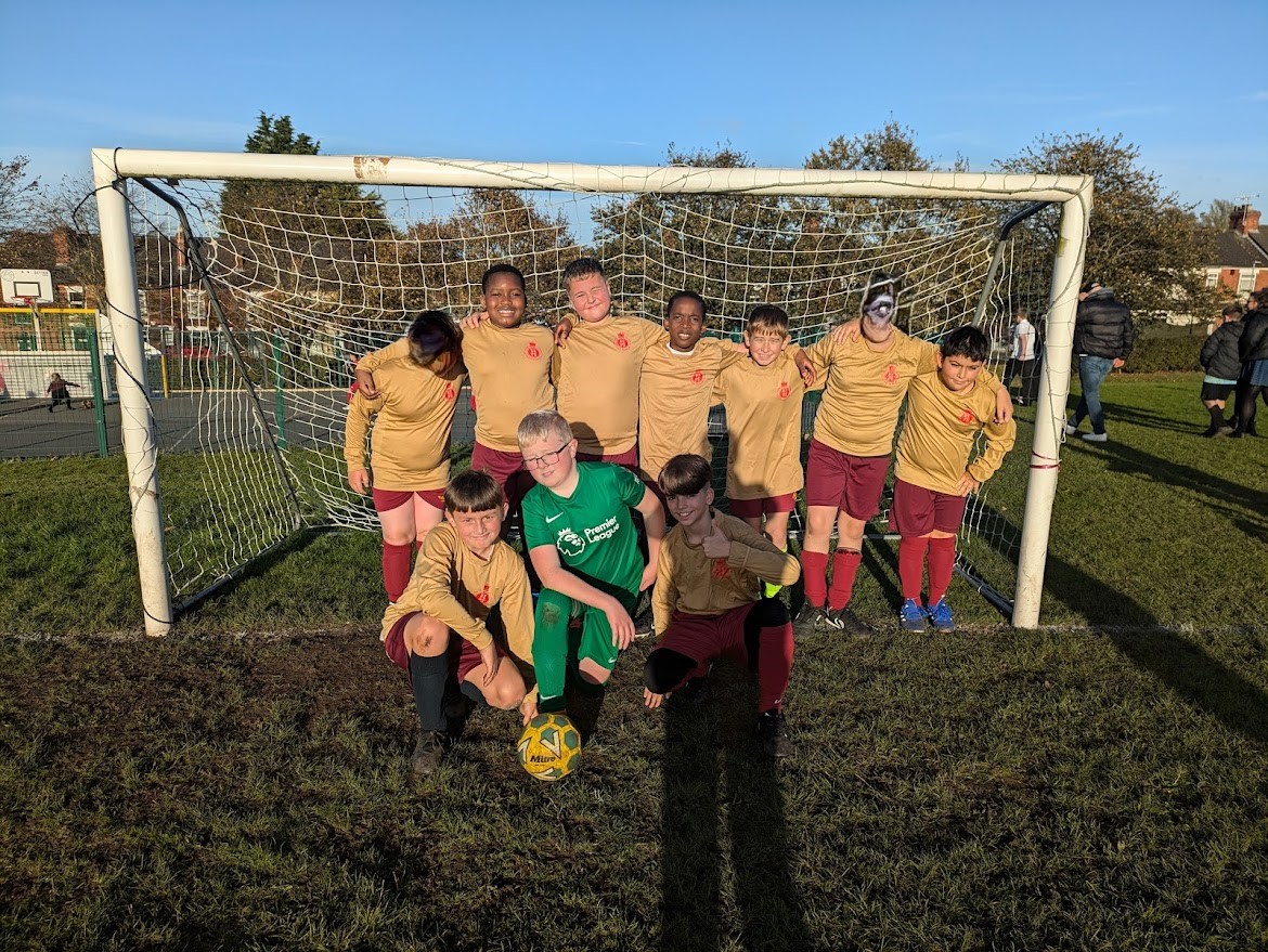 Yesterday our King Eds Burgundy team played in their first league game against Northfield Primary. For most of these boys it was their first time playing competitive football showing real teamwork and determination that grew into the game. Well done boys you made us very proud ⚽