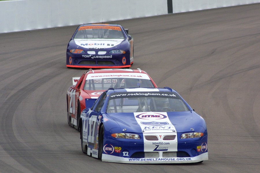 AscarRacing's tweet photo. #TonyKing 🇬🇧 (1⃣7⃣ HTML Pontiac Grand Prix) at #DaysOfThunder Rounds 11 & 12 on October 3rd 2004.
Results:
Rnd 11 - DNF (18th)
Rnd 12 - DNF (18th)
2004 Championship Position: 12th - 1356 Pts
Best finish: 6th
📸 Mark Coull / Witolda Maruszewska
#ASCAR #Rockingham #AscarRacing https://t.co/sLZkijuStq