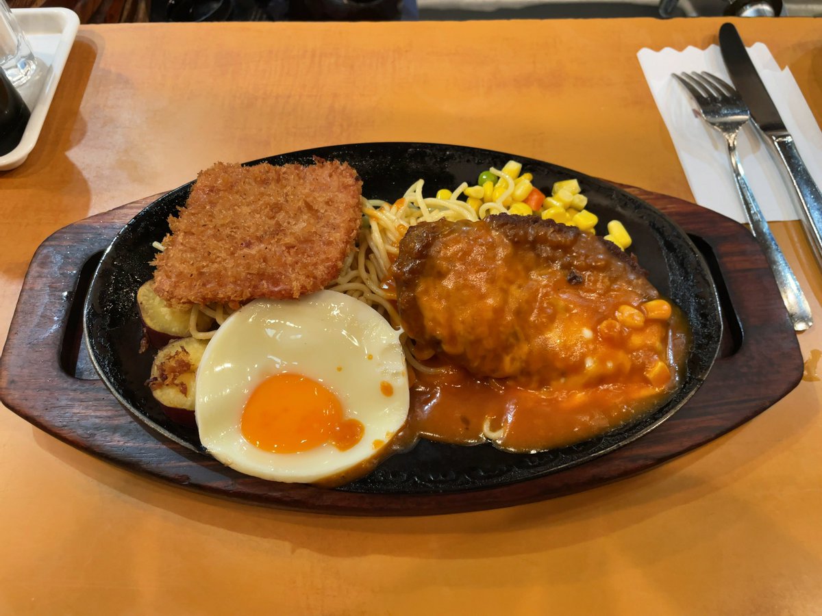 0121Kay's tweet photo. 久しぶりだが、高円寺来たらやっぱこれ。
サービスセット、ソース替え、スパ大盛。
#newburg
#ニューバーグ
#高円寺 https://t.co/OmE8cFecRb