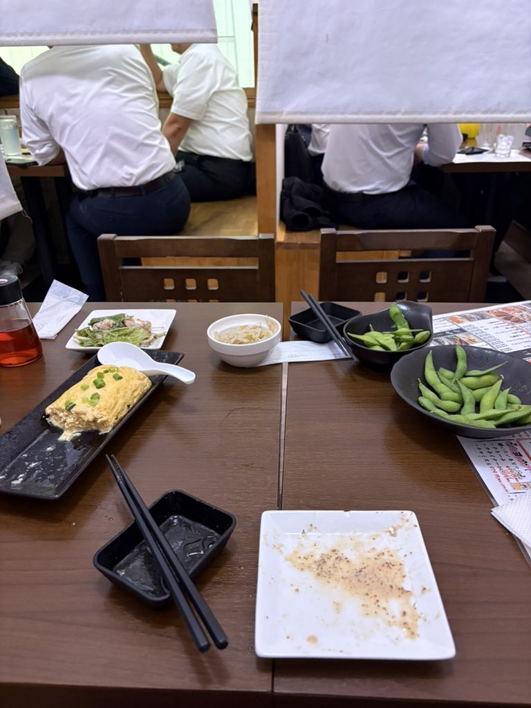 backblind46's tweet image. 先に飲んでいます。まだ来ていない😭一人じゃ寂しい😔