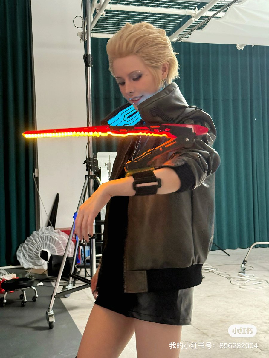 🥰These are some of my favorite selfies....Thank you for your love and support for our team's works!
#Cyberpunk2077 
#cosplay