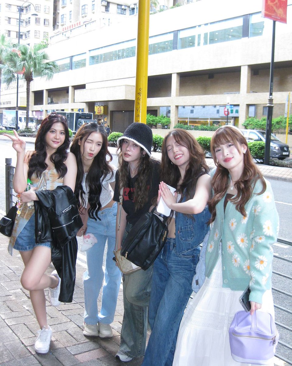 nikymajesty's tweet photo. 📸 | Niky via #PaeyahQRRA's Instagram post

#NiKYWarinrat #NikyQRRA #QRRA #QRRAxChillClubHK https://t.co/dQ1XRiAGP9