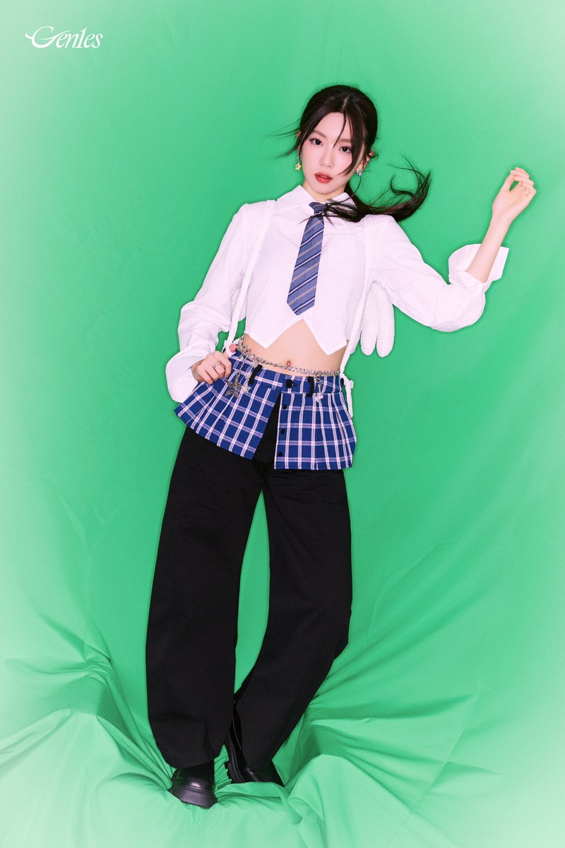 Enjoy the stage✨
Charming dance, singing freely💃
Meet you at  #腾讯V视界 in Shanghai🎵

#Gen1es #QiaoYiYu