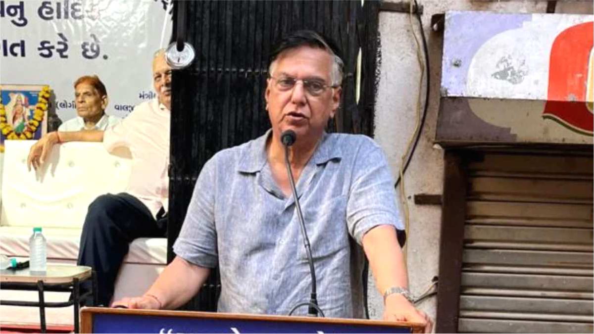 DiamondCityNews's tweet image. બસ 6 મહિના રાહ જુઓ બજાર સુધરશે, GJEPC રિલીફ ટ્રસ્ટના ચૅરમૅનની બોટાદના રત્નકલાકારોને સલાહ

DIAMOND CITY NEWS, SURAT

#DiamondCityNews #DiamondFactory #DiamondIndustry #GJEPC #GJNRF #PolishedDiamonds #PraveenShankarPandya #ShankarbhaiDholu #Botad
diamondcitynews.com/just-wait-6-mo…