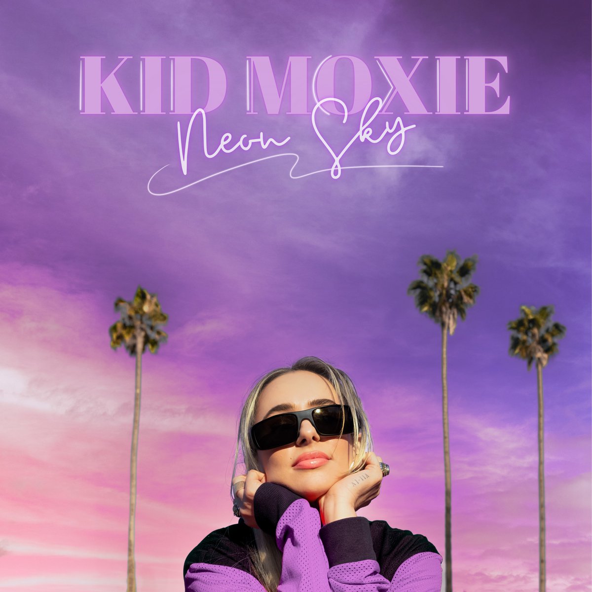 The latest single from the 'cinematic popstar' <a href="/KIDMOXIEMUSIC/">Kid Moxie</a> is the dreamy 'Neon Sky', a synthtastic nostalgic 80s Pop hit! 

Stream now ➡️ lnk.fuga.com/kidmoxie_neons…