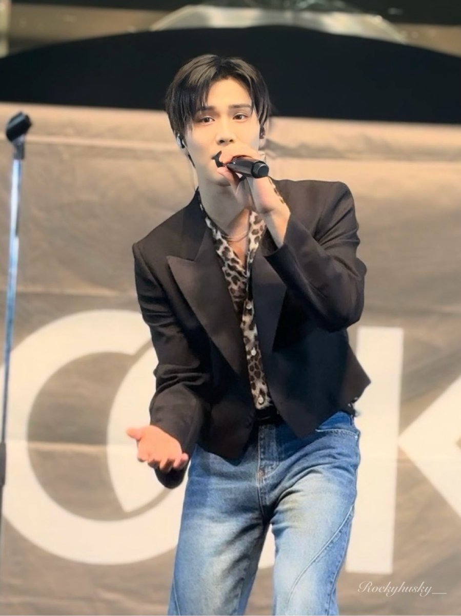 Rockyhusky_'s tweet photo. 241018 ROCKY BLANK RELEASE EVENT 오사카 2부  
#라키 #ROCKY https://t.co/1DxybPFhWL