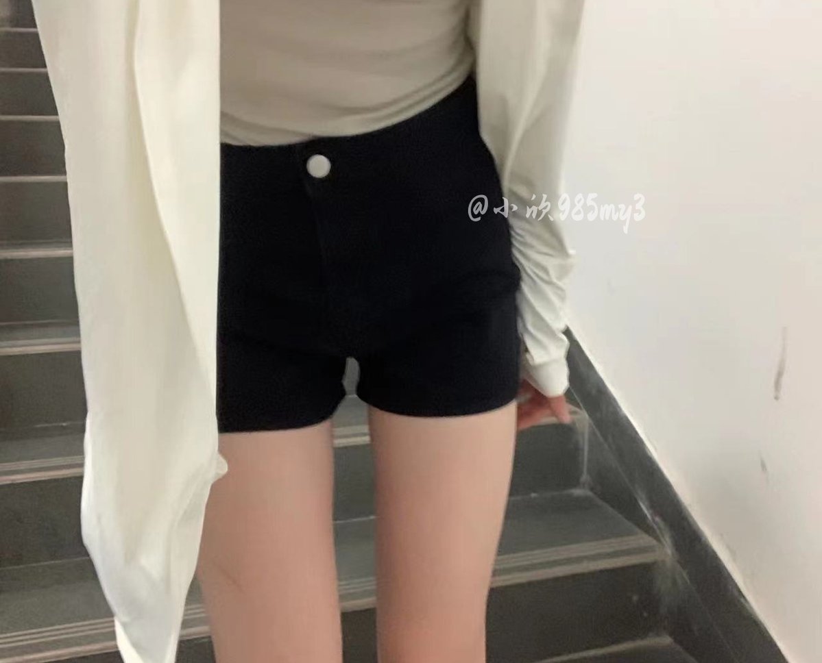 今天你女朋友穿這樣
免費領取要嗎？
#要留言521 https://t.co/irVGDmAHtq