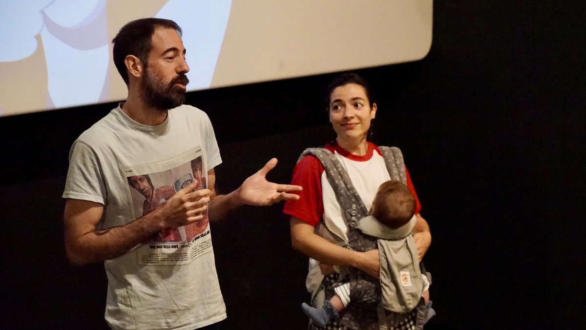 som_cinema's tweet image. Alumnes de @EEccit a @Screenboxlleida abans i durant la presentació d'Adrià Pagès de SOLO ARROJARON. 15 @som_cinema. @paerialleida @IEILleida @icec_cat @UdL_info @Horitzons2050 @ateneulleida @ILERNAfp @aula_teatre @InsCaparrella @LleidaTV @RadioRossello