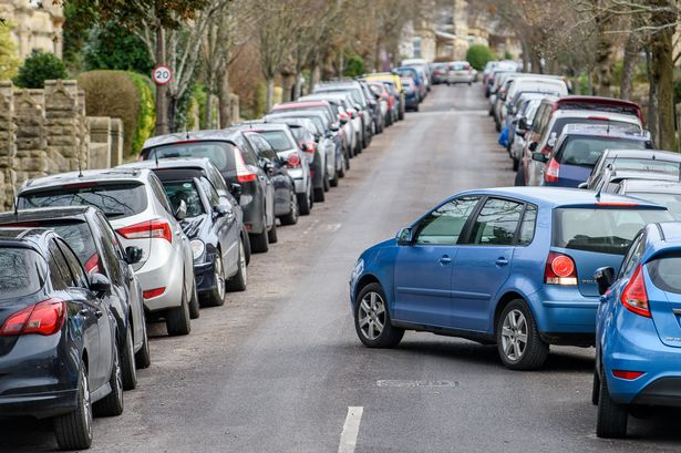 fietsprofessor's tweet photo. 5.🤸♀️ I read that some solve this by putting their #OwnCar on the STREET. What!? That's not allowed for any of my stuff! Shouldn't kids play there? Or do we remove greenery?
It would look awful if everyone started doing that and we designed residential areas completely for cars! https://t.co/MAAC8wGrBJ