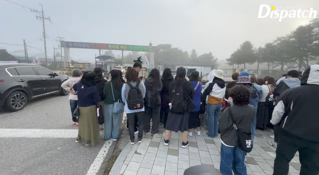 RIKA45120624's tweet image. この方達、ジン君のハグイベントの例の人を責めたりしてないですよね？万が一、一緒になって怒ってたなら一言教えて差し上げたい
あなた達も同じですよ
ルールを守れない
推しより自分の欲求を優先する
やってる事は同じですよ。

ARMYはこれを恥ずかしい
申し訳ないと思える人達です。

#notARMY