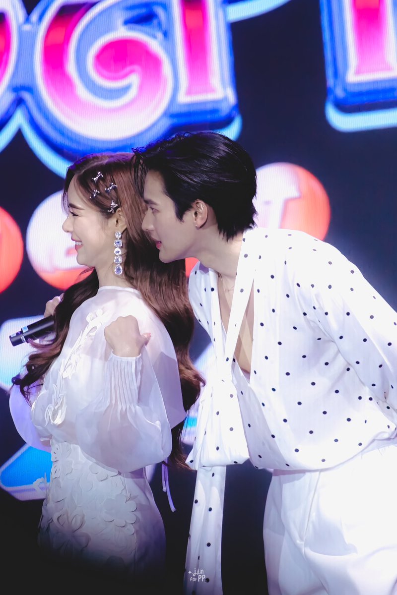 jinmabluedream's tweet photo. ใกล้เกินกว่าที่จะพูดคำใดใดออกไปปป ~ 

˚₊·—̳͟͞͞♡
KAOPP 1ST FAN MEETING
#KaoPP_RetroParty2024 https://t.co/xSi6pFnguB