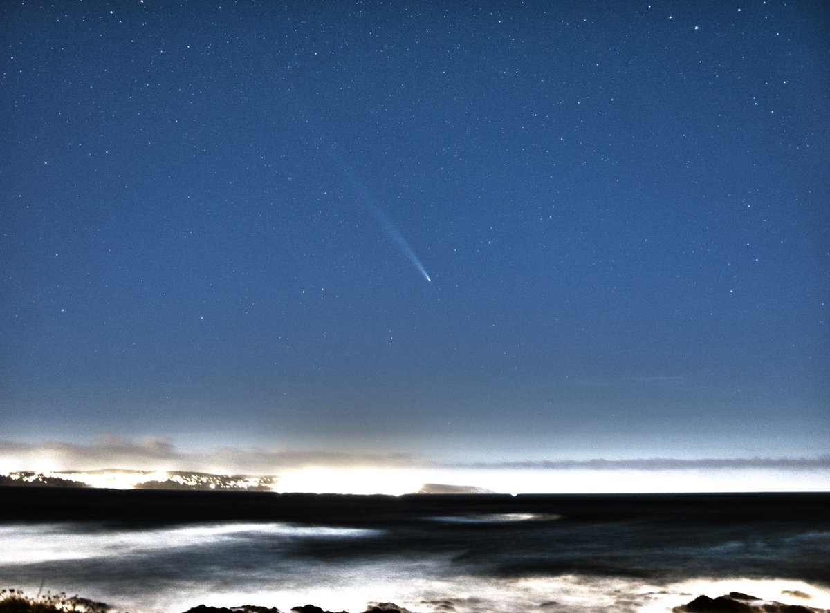 KmunityOfEquals's tweet photo. #komeet C/2023 A3 (Tsuchinshan–ATLAS) #comet #CometC2023A3 #comettsuchinshanatlas #Cornwall_UK #StIves #Gwithian ... Anti-Tail *just* visible in photo - not to the eyes - 17th Oct 2024 https://t.co/oIFZNF4o8x