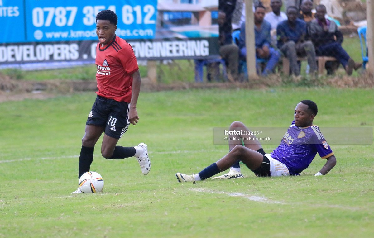 VipersXtra's tweet photo. Allan Okello moment in Wakiso Derby #WAKVIP โ
The confidence, dribble, decisiveness character and that last pass โจ ๐ฏ๐๐ฅถ
#VenomsUpdates | #HalaVipers
#StarTimesUPL ๐ท @BataImages https://t.co/Chp2m3AGsy