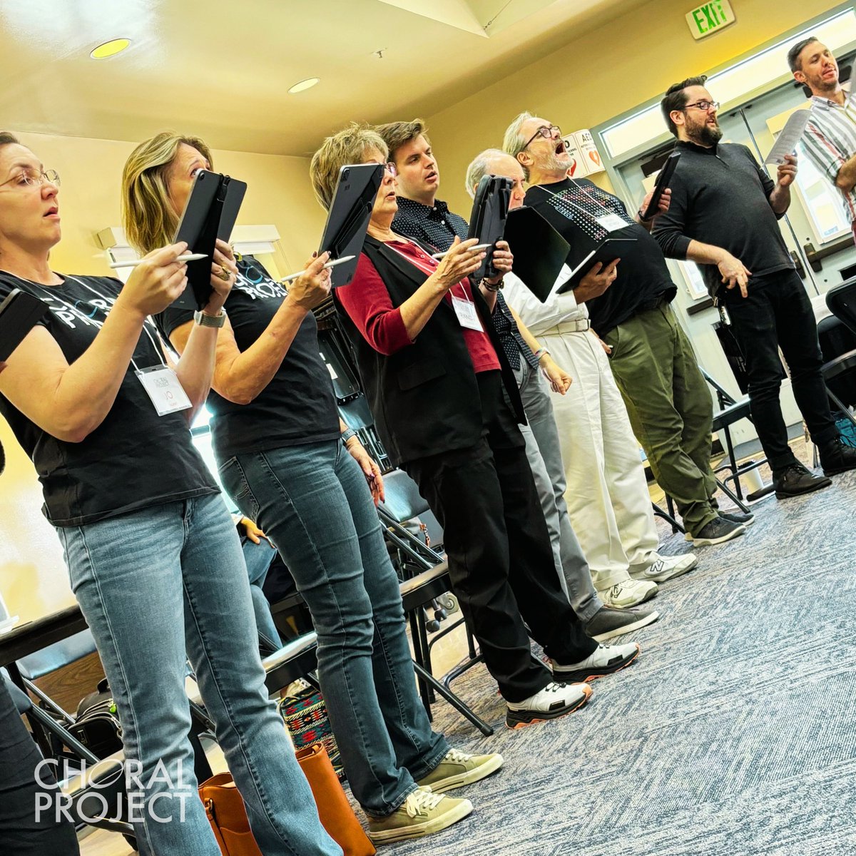ChoralProject's tweet photo. @ChoralProject is rehearsing for our December concert, 𝙒𝙞𝙣𝙩𝙚𝙧’𝙨 𝙂𝙞𝙛𝙩𝙨: 𝙒𝙄𝙎𝙃, featuring music from diverse faith traditions, 2️⃣ world premieres by Daniel, and pieces about ☮️ and ❤️. Dec 21-22. 🌐: https://t.co/ZNNtrl1v6J • 📸: Fish ➕ Yourd https://t.co/Mie6MqpUcc