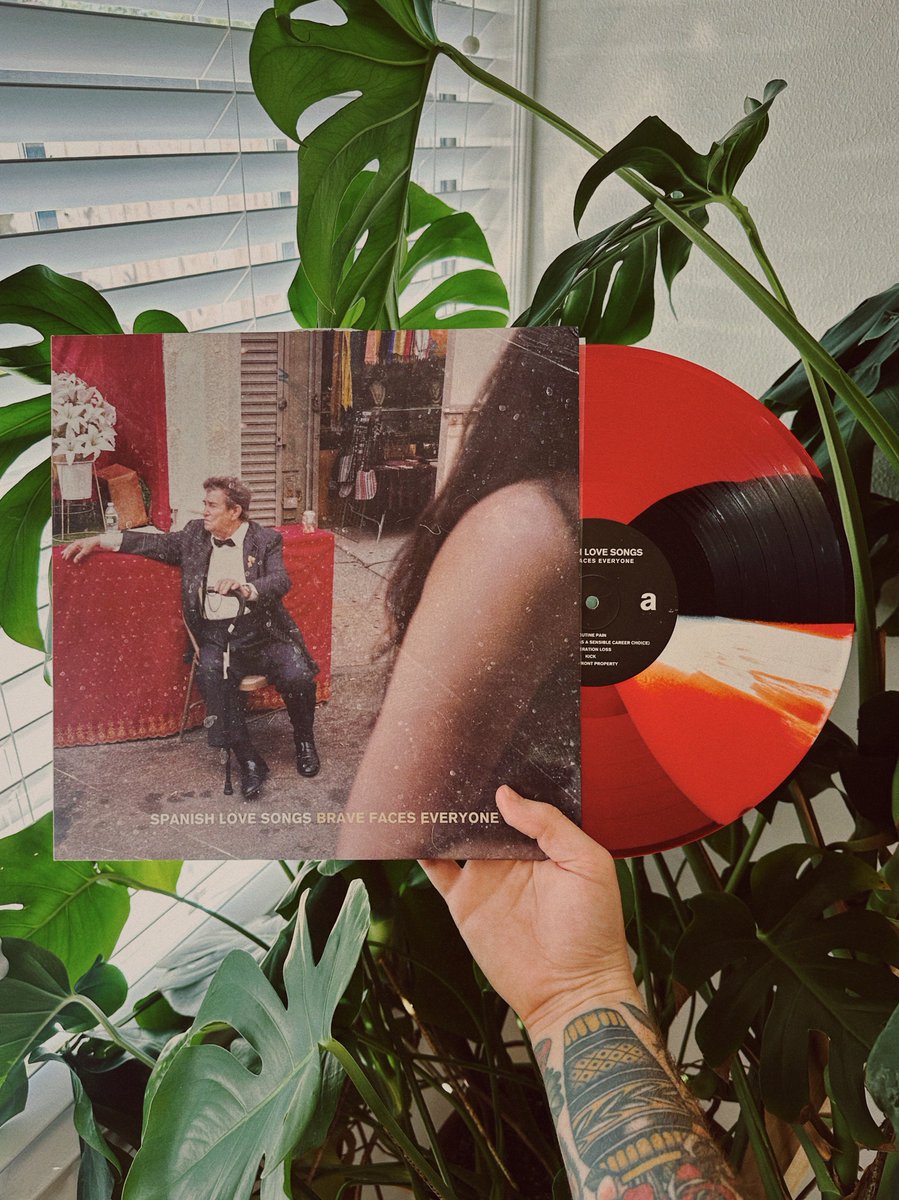Mazalthan's tweet photo. it’s wild how much this record rips. https://t.co/My1GjPJnXJ