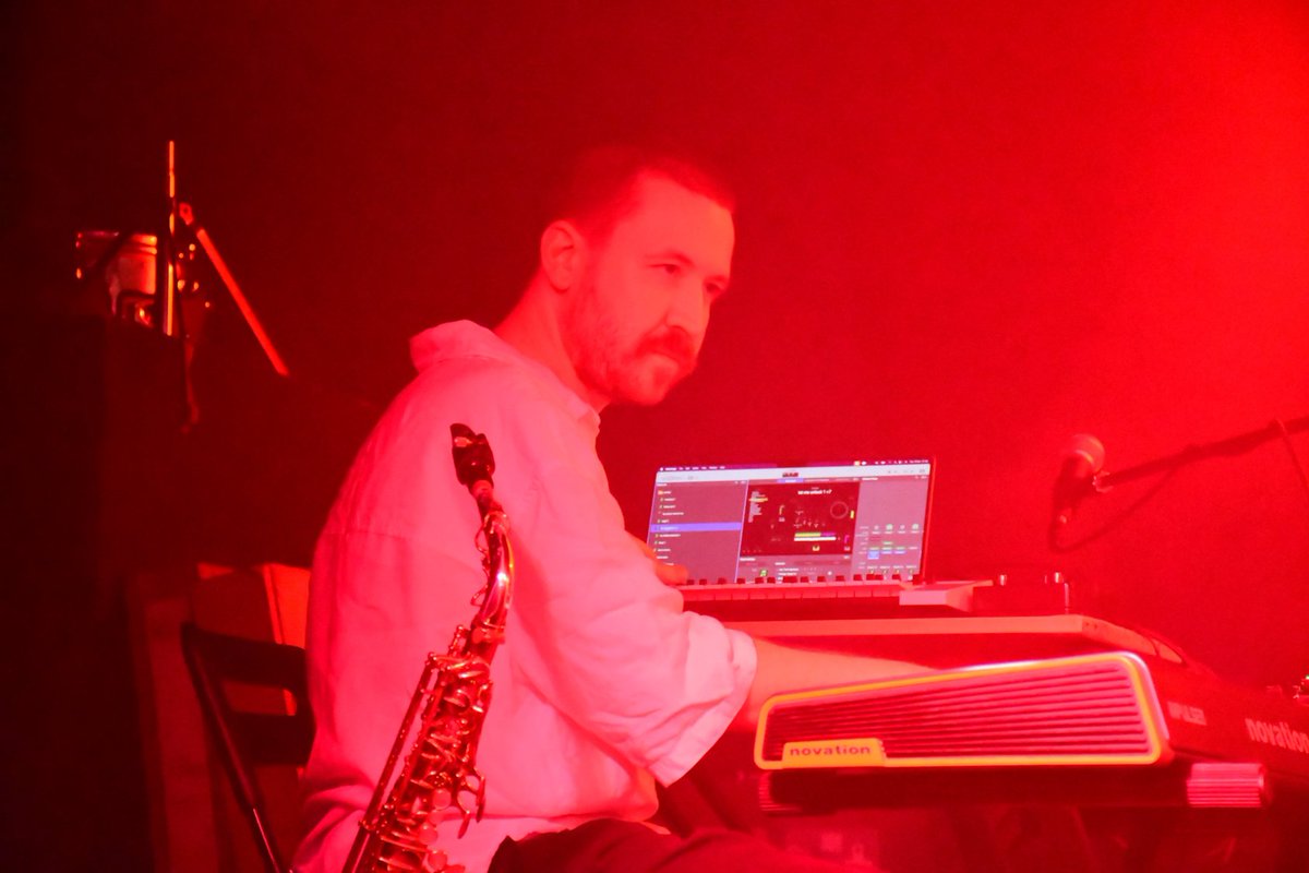 I Love My Brick tweet media