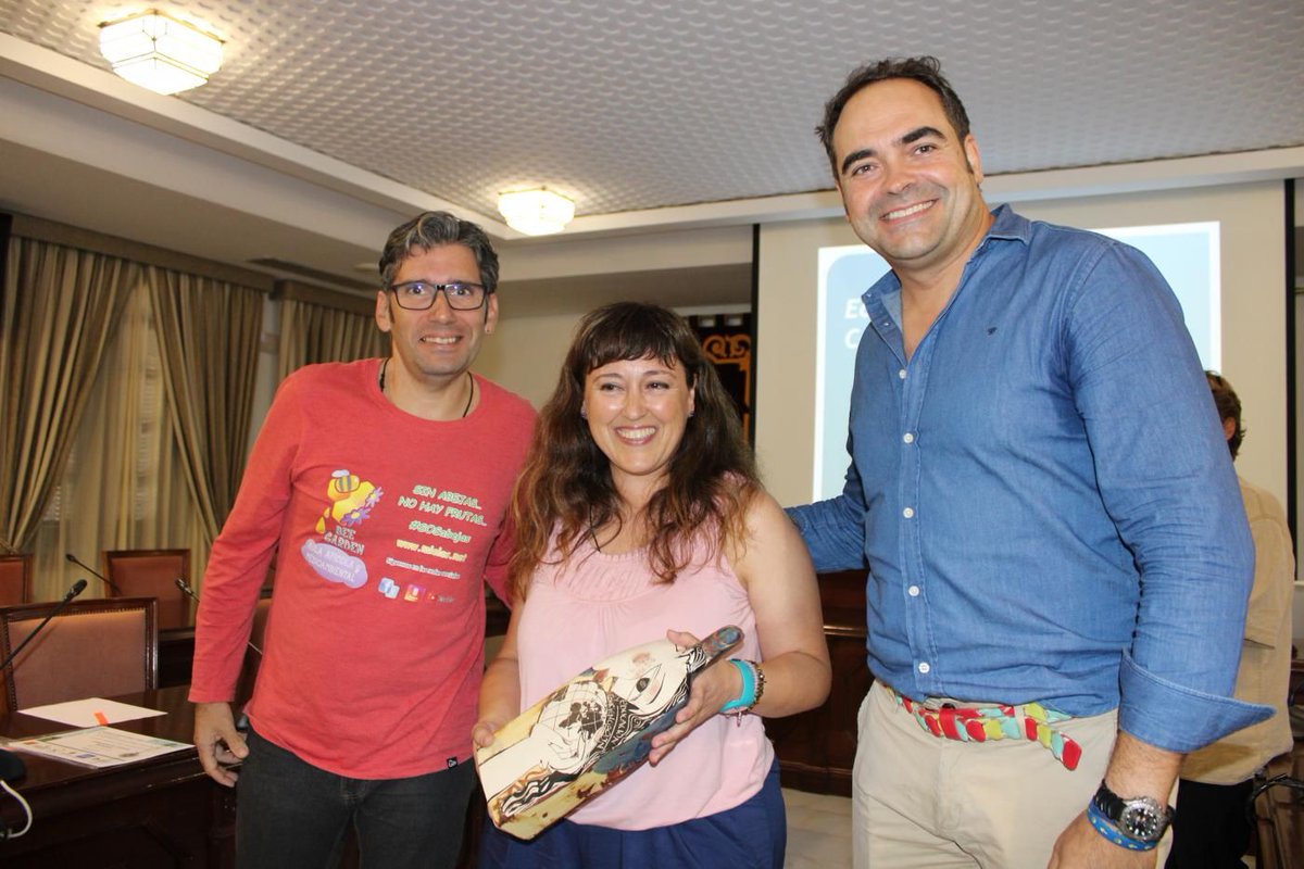 #Soroptimist premia por tercer año la alimentación sostenible: Cultivo y Distribución Merkaético; Producción Sostenible <a href="/Maychoco_/">Maychoco</a>; Educación y Concienciación Bee Garden, Innovación Extiercol y Restaurante Sostenible <a href="/SolloRest/">Sollo Restaurante</a>. ¡Enhorabuena! 💙 mijascomunicacion.com/actualidad/323…