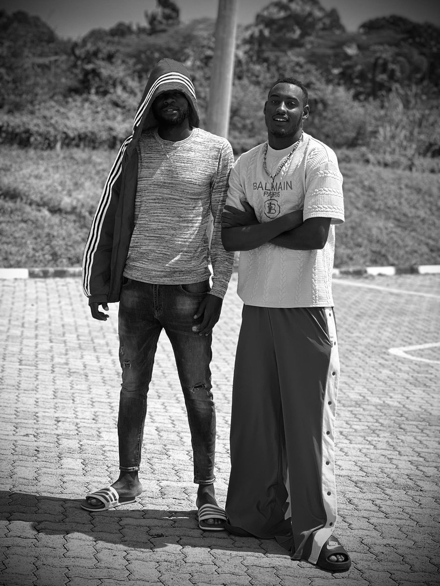 KenOwino18's tweet photo. Fahari ya kinyarwanda,top striker,our model π€£ ndani duvet aty ni trouser @GitegoArthur eiiiiππ
#INGWE
#Afcleopard
@FootballKe_90 https://t.co/KuikDwZK1d