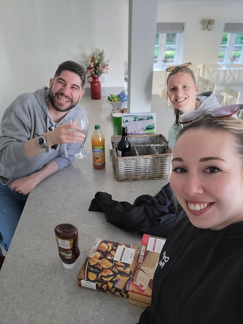 Here's to food &amp; booze to finish off the work week! 🥂

#FoodAndBooze #WorkWeek #FridayFeeling #Celebration #CreativePodUK