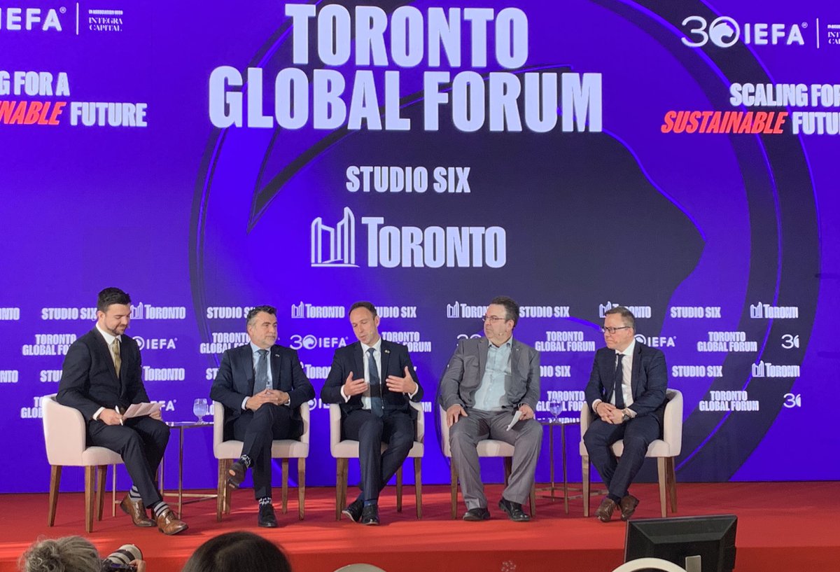 gmarchildon's tweet image. Dernier jour du #TGF et encore aujourd’hui, un panel prestigieux promouvoit la valeur économique de la #francophonie. @collegeboreal y contribue en formant des professionnels bilingues!