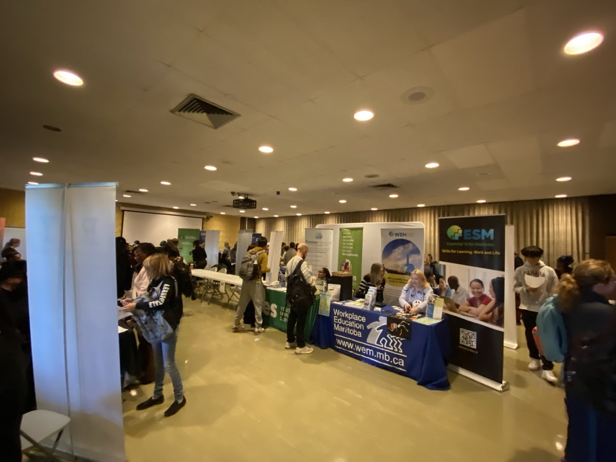 supplychainmb's tweet photo. Had a great time at the R. B. Russell Vocational School Career Fair, connecting with 300+ students to discuss career paths in Manitoba's #Transportation &amp; Distribution industry! 📚 Big thanks to @winnipegsd for hosting such an impactful event. 💼 #FutureWorkforce #CareerFair https://t.co/XodcAU9k4o