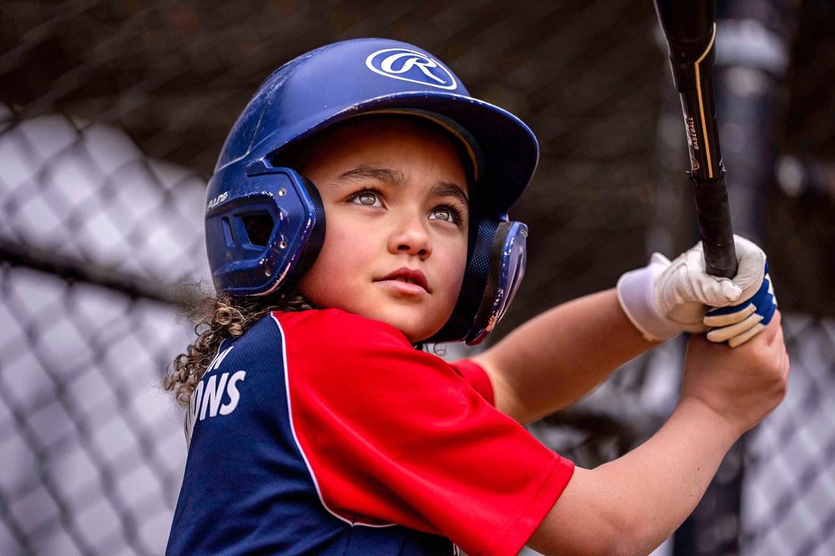 GrassrootsBB's tweet photo. Girl Power, Harlem Little League. 📸: @jeanfruth #SeeHerBeHer #GrassrootsBaseball #GrassrootsBaseballWomen #ShesUp #futureofbaseball #sonyalpha #sonyalphafemale #HarlemLittleLeague https://t.co/nEleAMDlDN