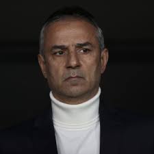 PesindeyizApp's tweet photo. - Üst üste maç kazandığınızda uğur yapıp kıyafet değiştirmezmişsiniz?

Okan Buruk: "Eskidendi o. Galatasaray'a gelince bitti ama ara sıra oluyor. Boğazlı beyaz kazak giymiyorum.”

(343) 

https://t.co/jiWEHbKzDq