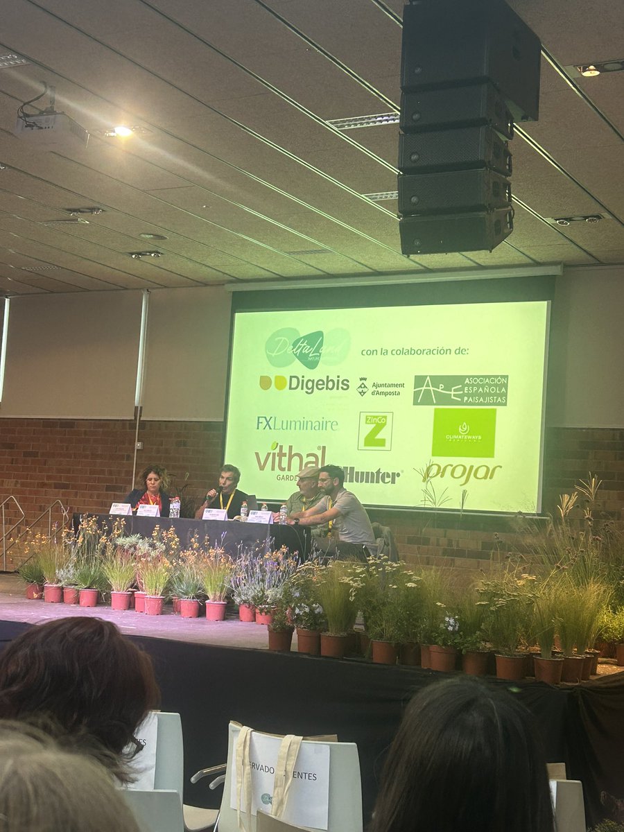 Inmagascon_'s tweet photo. Disfrutando de #Deltaland, en  @cultidelta, en 1️⃣ evento de paisajismo natural mediterráneo donde hablamos de verde, en qué fallamos con el riego? Vamos bien? Modera Iñaki Viñuela de @AEPaisajistas,  con Salvador Cañis, Yago Cavaller y Roser Ginjaume perdemos ➕ por sobre riego https://t.co/2QAYsJKUXM