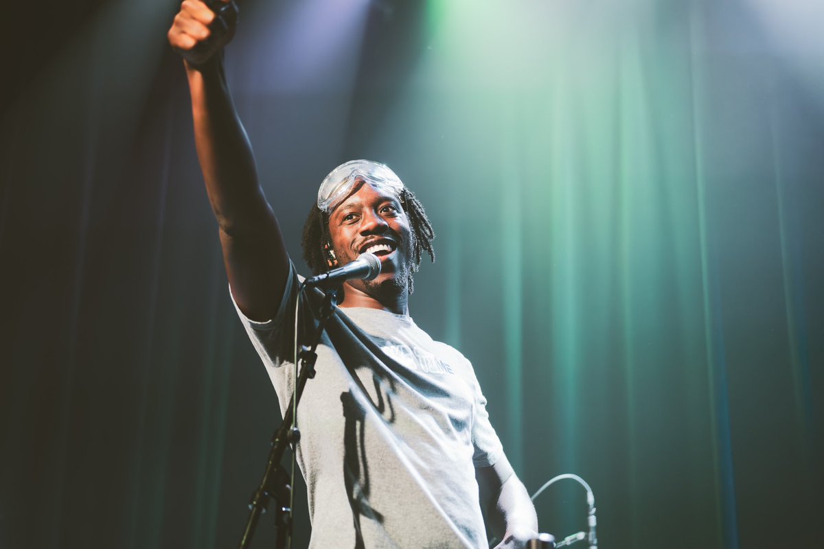 Thank you <a href="/Shelem304/">Shelem</a> for talking with me about your latest album! Catch him with The Heavy Hitters tonight at the Clay Center for the final stop on his summer tour! therealwv.com/2024/10/18/pla…