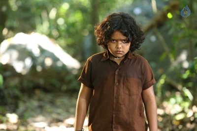 Prabhaskarthikk's tweet photo. @Love_Cinemaa Deeni kanna #Manyampuli movie tiger scene super untadi..🙃 https://t.co/Mt8HVkyMeE
