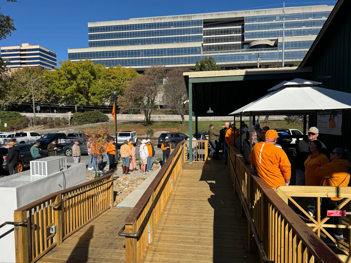 TonyBasilio's tweet photo. Football Friday Live at Calhoun's on the River @calhouns 🏈
Listen 🔊 ⇨ https://t.co/85N54mF37o, https://t.co/igd7zAOAT3, & WJBE 99.7FM/1040AM
Best Fanbase in America! ⬇️ #vols #BamaWeek https://t.co/TTOEdtyTD1