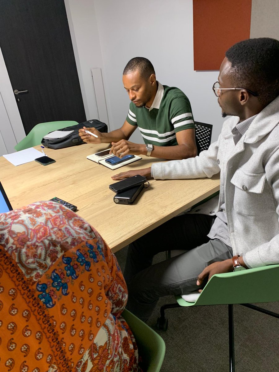 SOS_AKILI's tweet photo. Derrière les sourires, des projets passionnants prennent forme !  Suivez-nous pour en savoir plus.
#SOS_AKILI https://t.co/NbGt93pFYi