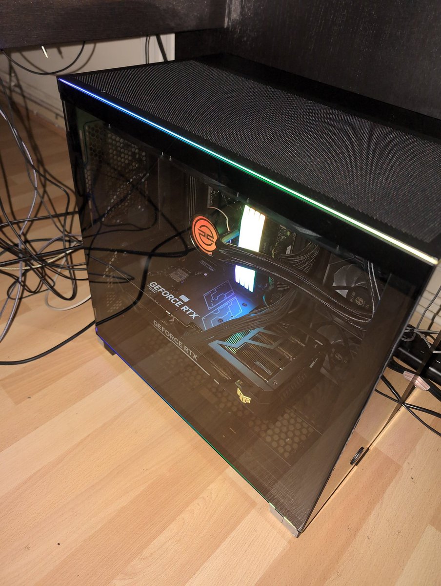 Finally got my new PC from <a href="/PCSpecialist/">PCSpecialist</a> ! Stream is going to level up! 🕺🏾✨