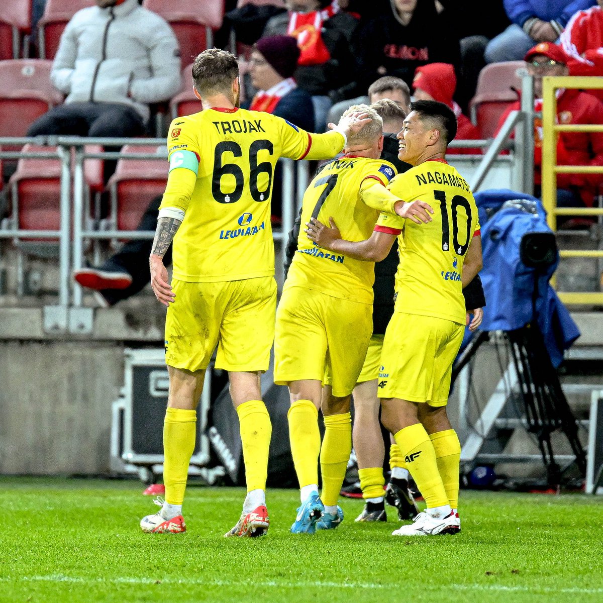 _Ekstraklasa_'s tweet image. ℹ️ Korona w 6 ostatnich meczach zdobyła 10 ze swoich 12 punktów z całego sezonu.

#KORPIA 0:0