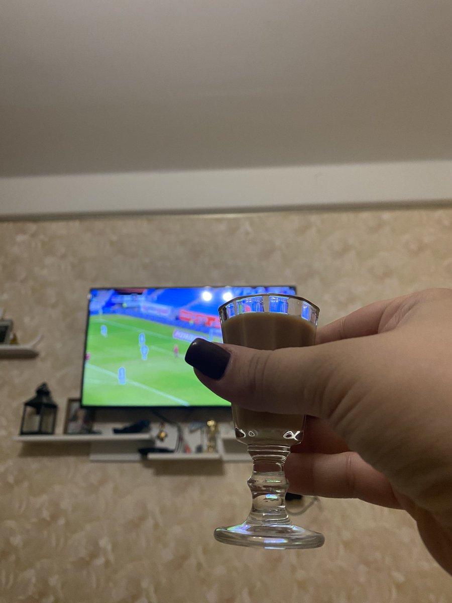 Парапапапааааа😋🥰
С такой игрой и ликерчик хорошо заходит)