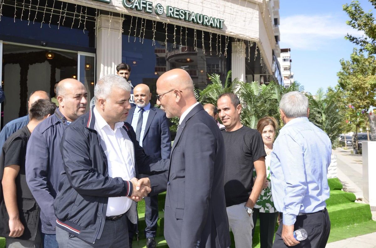 bekirsen27's tweet photo. Nizip Sebzeciler ve Bakkallar Odası Başkanı Mustafa Canpolat, ilçemizde görev yapmakta olan basın mensupları ile kahvaltıda bir araya geldi.

‘Bakkal Kart’ ve ‘Esnaf Çocuklarına Burs’ kapsamında yerel esnafa destek olan hayırseverlere teşekkür eden Canpolat, hizmetlerine yorulmadan devam ettiklerini belirtti.