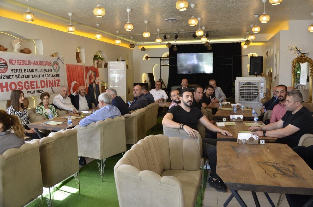 bekirsen27's tweet photo. Nizip Sebzeciler ve Bakkallar Odası Başkanı Mustafa Canpolat, ilçemizde görev yapmakta olan basın mensupları ile kahvaltıda bir araya geldi.

‘Bakkal Kart’ ve ‘Esnaf Çocuklarına Burs’ kapsamında yerel esnafa destek olan hayırseverlere teşekkür eden Canpolat, hizmetlerine yorulmadan devam ettiklerini belirtti.