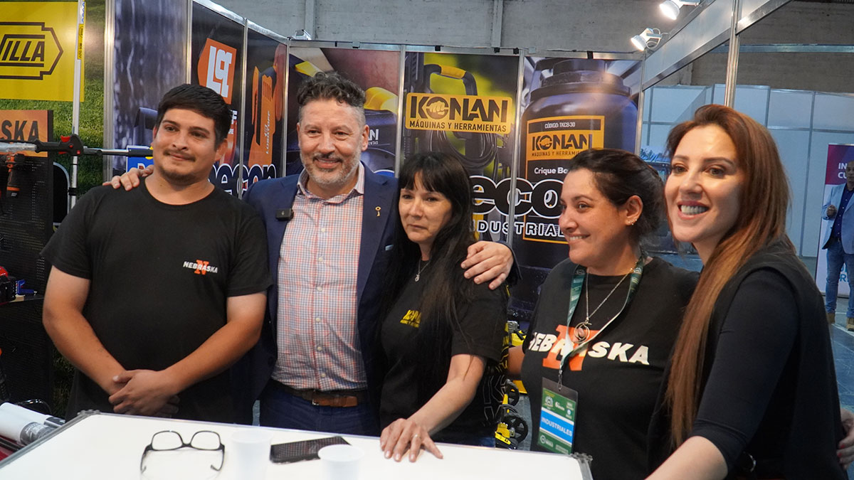 MerloGob's tweet photo. Estudiantes de #Merlo expusieron sus proyectos técnicos en el concurso que se realizó en la Expo #HechoEnMerlo

El Intendente @gustavomenendez acompañó a los jóvenes y recorrió los stands

Leé la nota en: https://t.co/TwDdKluEbr

#MerloGob
#GustavoMenéndezIntendente https://t.co/dsJ1OFbLZW