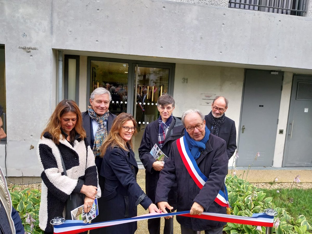 3F_Officiel's tweet photo. Triple inauguration pour #3F ! Inauguration de trois résidences bâtisseur durable à @CelloisInfos 
🔹Transformation de bureaux en 69 logements
🔹71 logements sociaux et intermédiaires avec béton ultra bas carbone #Exegy  
🔹78 logements parfaitement intégrés à leur environnement https://t.co/cEnwKGb9fX