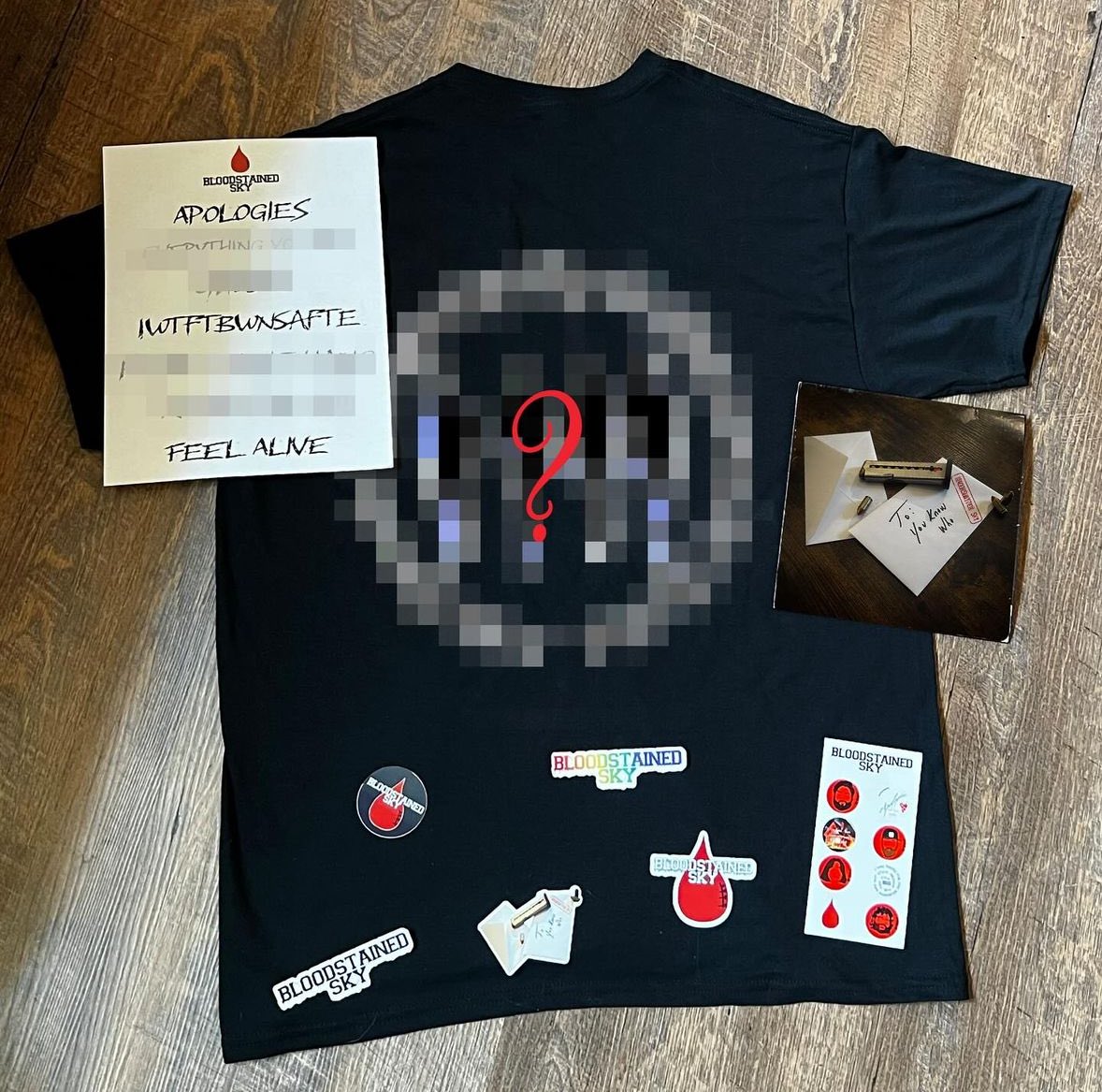 BSSky_Band's tweet photo. 🚨GIVEAWAY ALERT🚨

in honor of our new EP To: You Know Who, we’re doing a merch giveaway! 🥳

for details on how to enter, head over to our Instagram:
https://t.co/NGKkkXppOv

and don’t forget, our EP is out now, available to stream wherever you listen to music! 🩸 https://t.co/jRjizQ5XlT