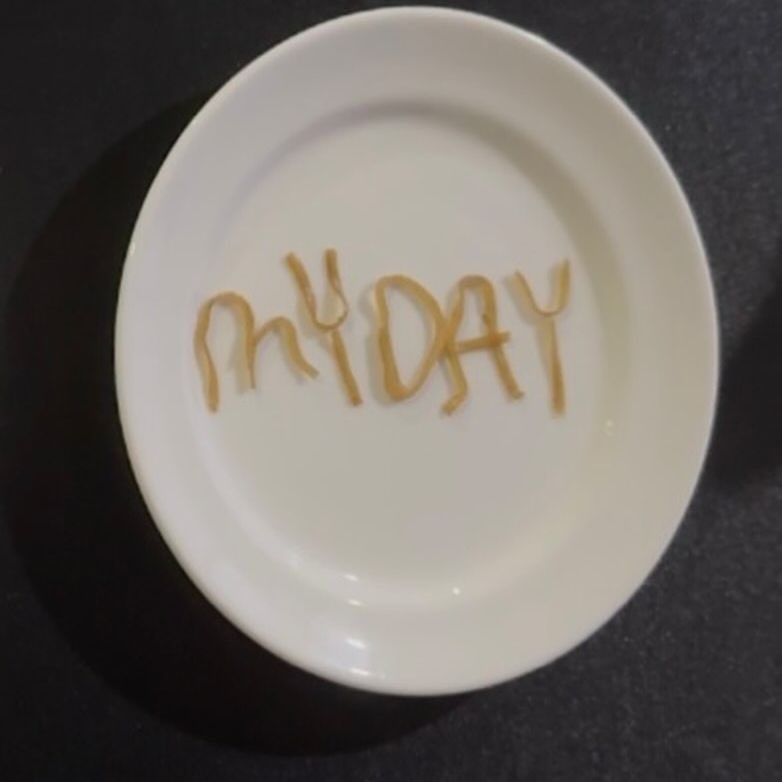 이 새벽에 나타난 웡피리ㅠㅠ 
셀카 두장이라니 너무 입뻐~~💗