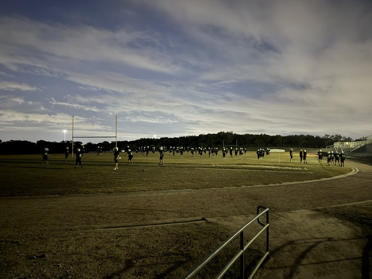 Last Friday morning practice of the season for these 7th grade Gladiators!  They did a great job showing up every morning and warming up in complete darkness. <a href="/NISDGarcia/">Dr. Hector P. Garcia MS</a> <a href="/DrMarkJLopez/">Dr. Mark J. Lopez</a> <a href="/APMateoMacias/">Mateo Macias</a> <a href="/LoriPersyn/">lori persyn</a> <a href="/MsAnnaLopez8/">Anna Lopez</a> <a href="/Coach_KLewis/">Kemmie Lewis</a>