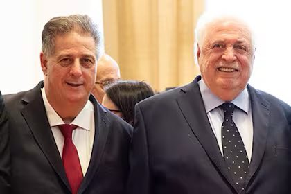 ACollia's tweet image. Qué golpe terrible al alma y al corazón! Duele despedirte, querido Ginés. Un gran maestro, compañero, dirigente, y extraordinario amigo. Dejás una ausencia casi tan grande como tu legado en la Salud Pública de tu querido pueblo argentino. 
Te abrazamos por siempre 🤍