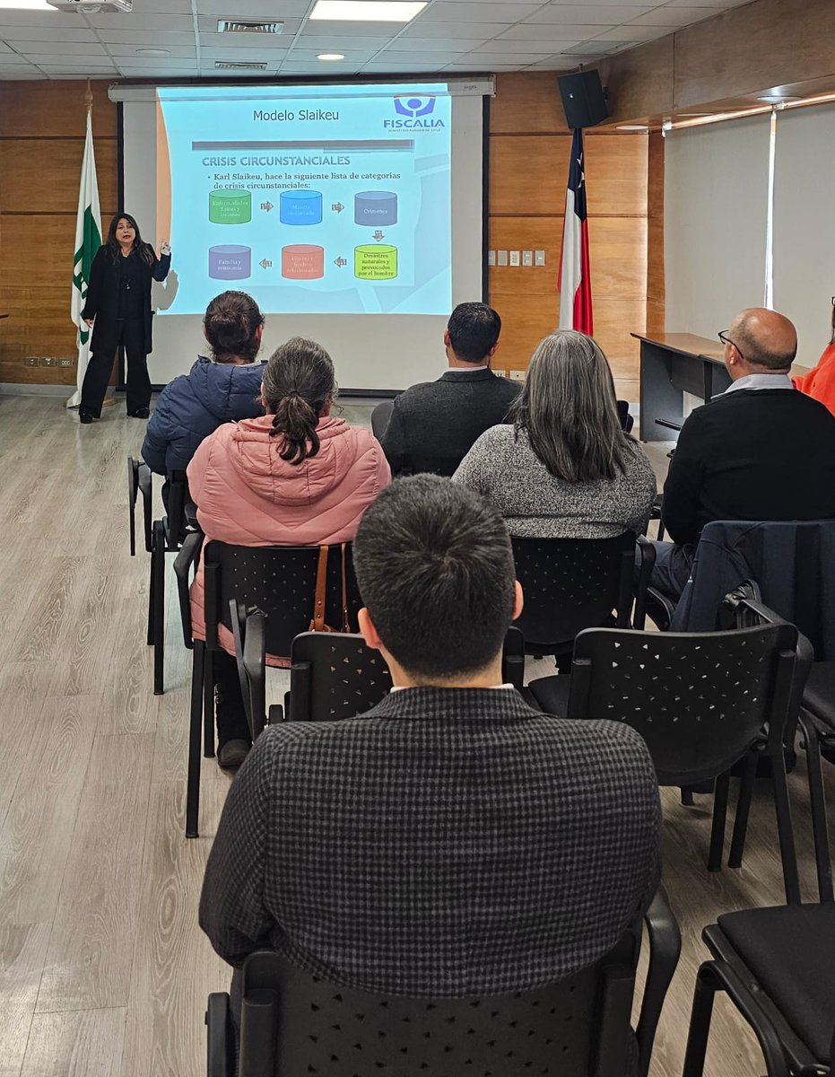 FRValparaiso's tweet photo. 📢 La Unidad Regional de Víctimas y Testigos #URAVIT @FiscaliaRegionV realizó una jornada de "Capacitación de Intervención en Crisis", que se enmarca en actividades del Proyecto de Justicia Terapéutica de Fiscalía Local #SanFelipe, para funcionarios, abogados y fiscales. https://t.co/fVUL0p0wFf