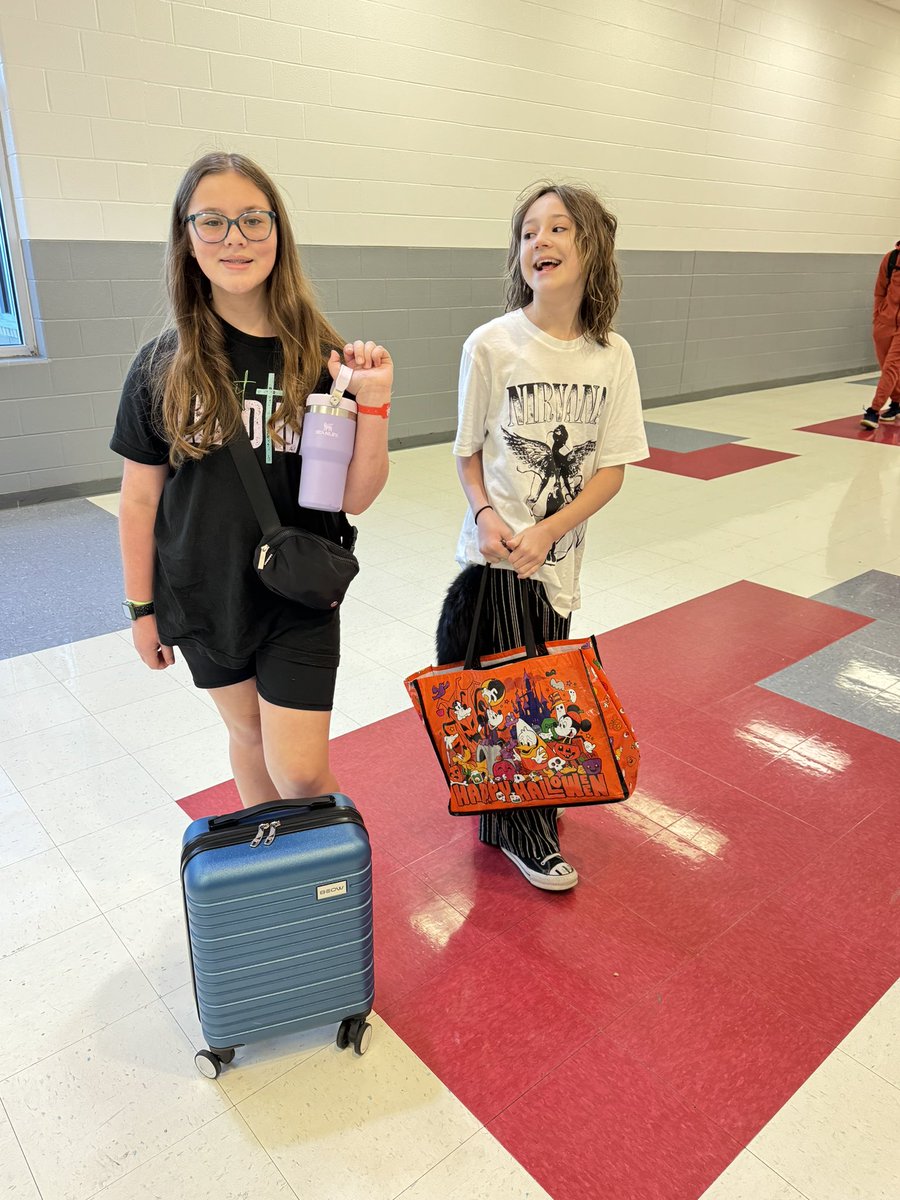 📚Stacie Whitlock📚 tweet media