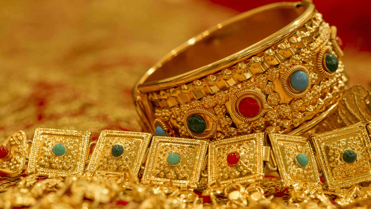 castleloreblog's tweet photo. Medieval Jewelry: Discover the Materials and Unique Designs (CastleLore) 🏰🕰️📜
Article: https://t.co/OkyODxS2bQ

#jewelry #rings #medievaljewelry #medieval #medievaltimes #middleages #medievallife #History #medievaleurope #necklaces https://t.co/Wl3x66DAi7