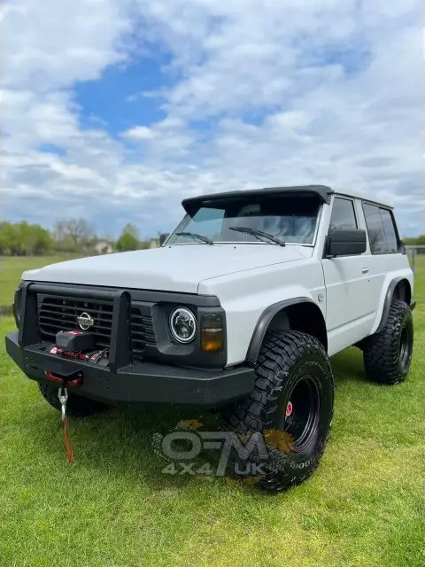 OffroadKits's tweet photo. Enhance your Nissan Patrol Y60's off-road capabilities with our high-grade metal front bumper. Manufactured from a 3mm (or optional 4mm) thick steel sheet and reinforced with 5mm steel for mounting, ensuring durability and strength.
https://t.co/cVu7liVZhz
#frontbumper #nissanY60 https://t.co/QVdmHGVo8n