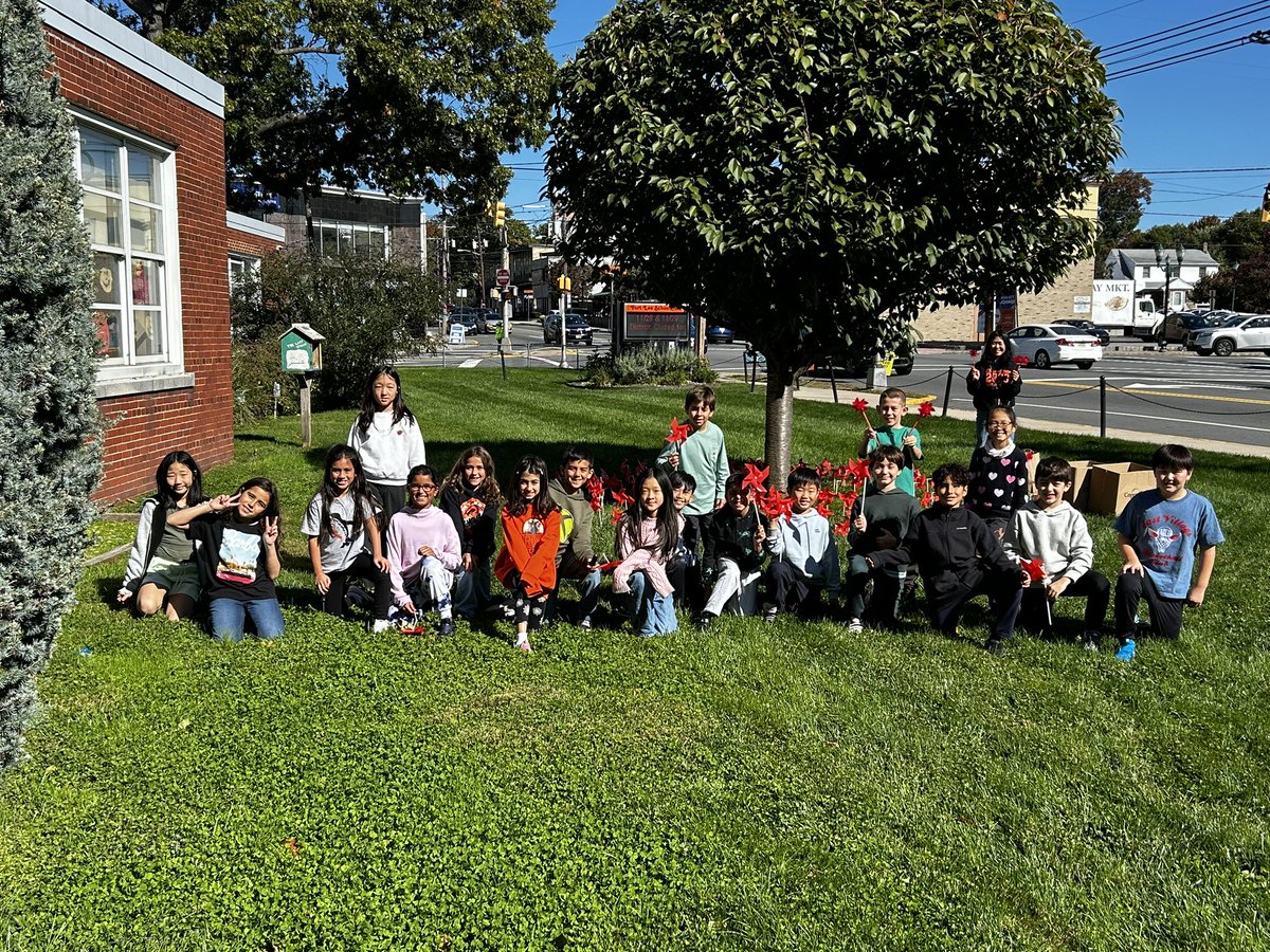 School4Penguins's tweet photo. Mrs. Kim and the SADD Committee preparing for Red Ribbon Week next week! https://t.co/9iHBiJ4r4M